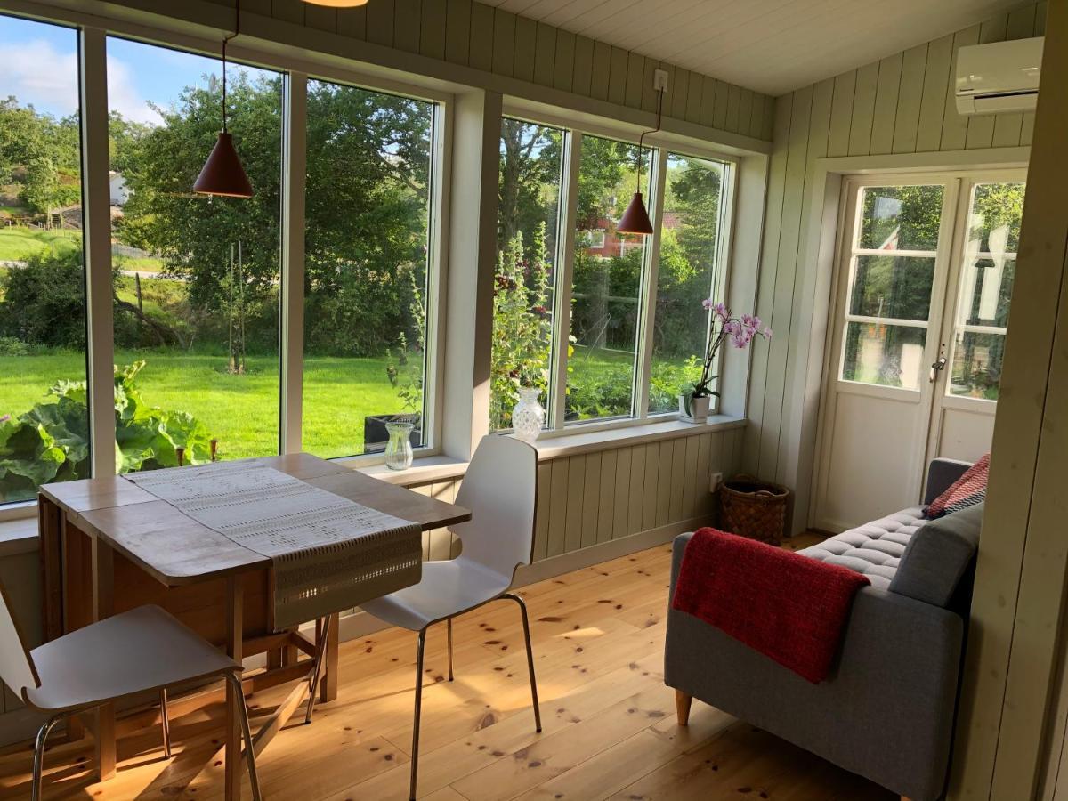 Mysig Nybyggd Stuga Naera Hav Och Natur Klovedal Exterior photo